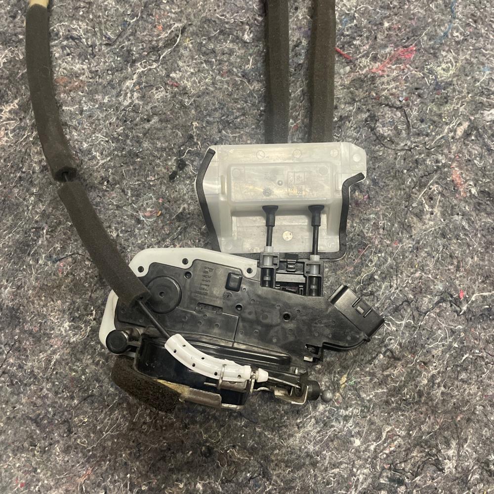2013-2015 Nissan Altima Sedan OEM RH Right Front Door Lock Actuator 80500-3TA0A – photo 2