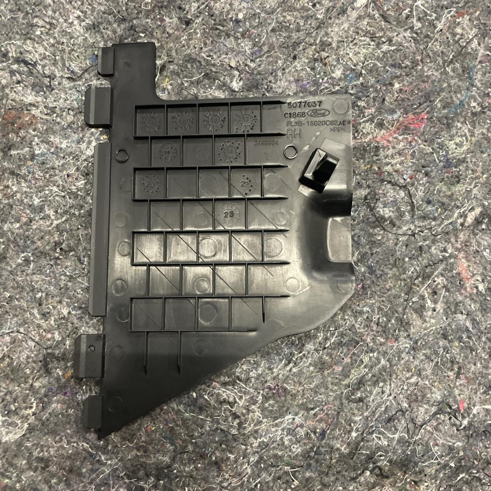 2018 Ford F250 Right Front Fuse Box Trim Panel Cover FL3B-15020C62-AE OEM – photo 2