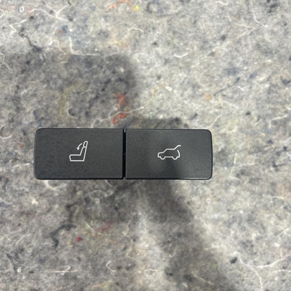 2019-2024 Ford Expedition OEM Rear Seat & Liftgate Control Switch – photo 1
