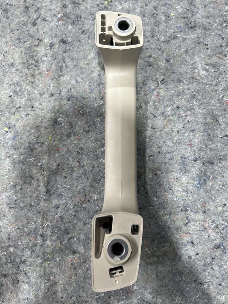 Ford Expedition OEM Rear Grab Assist Bar – photo 3