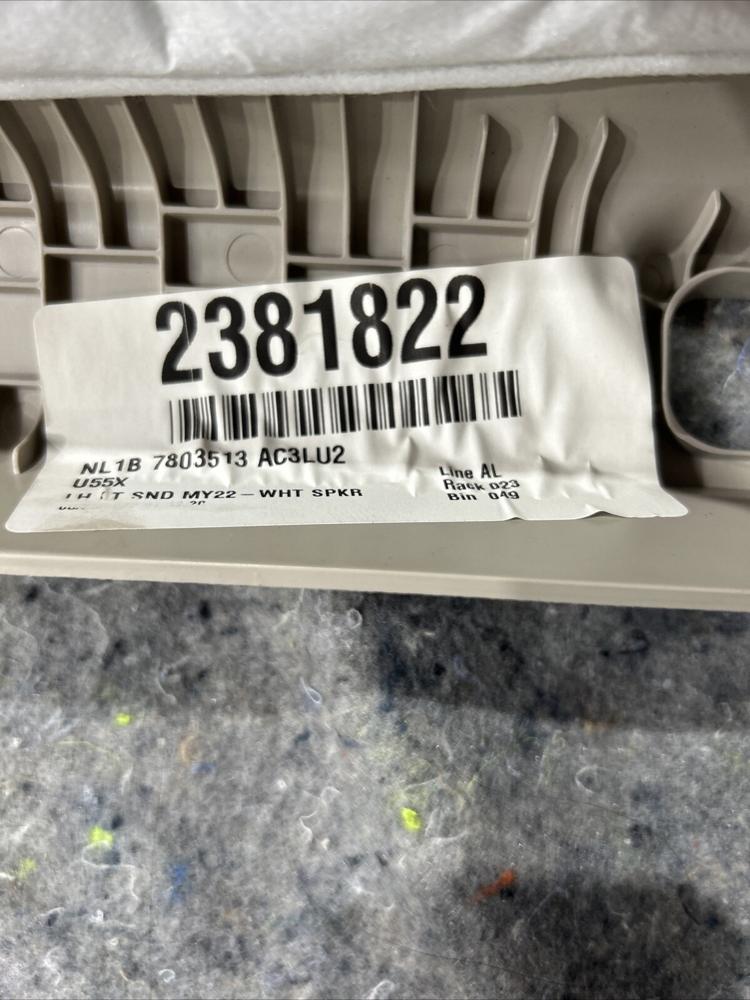 Ford Expedition OEM Pilar Trim Light Sandstone Left LH – photo 3