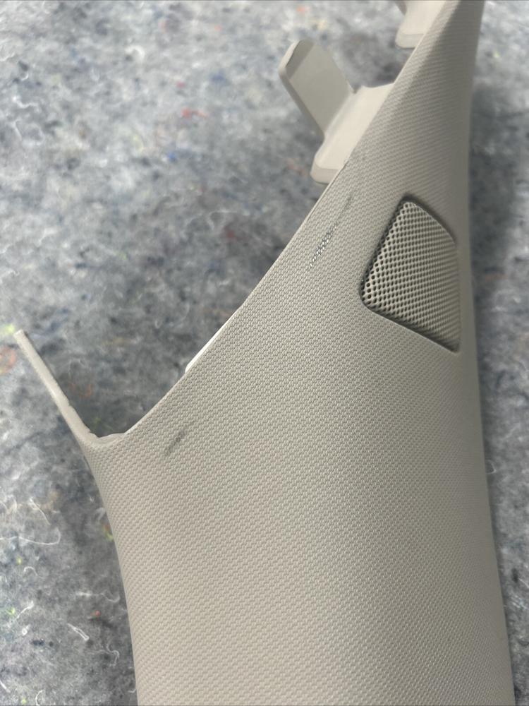 Ford Expedition OEM Pilar Trim Light Sandstone Right RH – photo 3