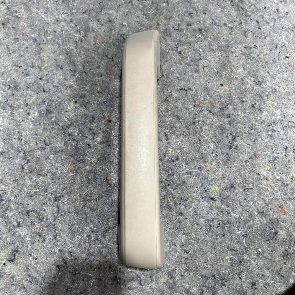 Ford Expedition OEM Rear Grab Assist Bar – photo 2