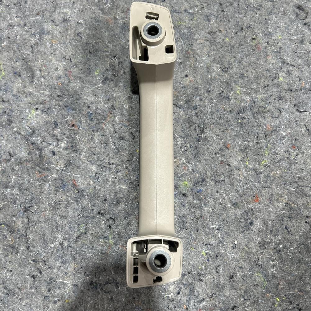 Ford Expedition OEM Rear Grab Assist Bar – photo 4