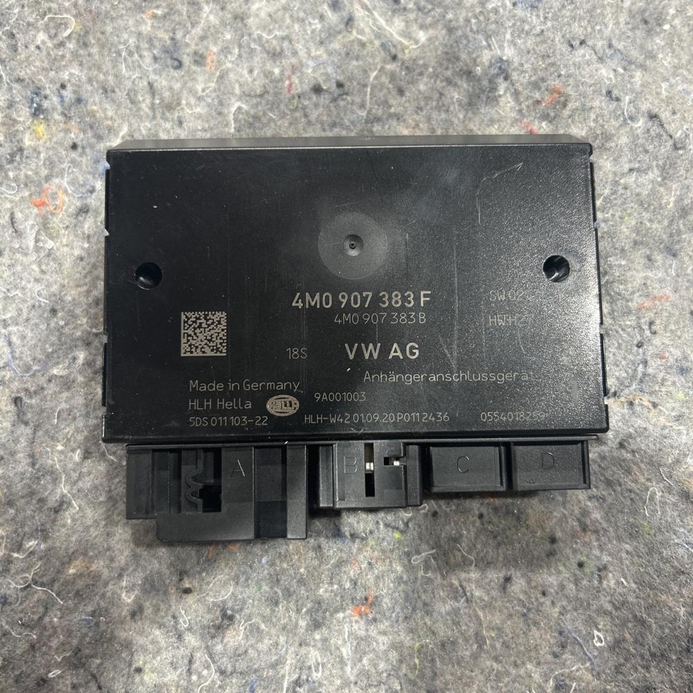 Trailer Detection Computer Module 4M0907383F Audi Q5 SQ5 2018 – photo 1