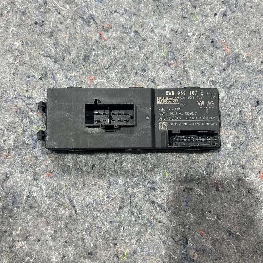 2019 Volkswagen Atlas Liftgate Back Door Control Module Unit OEM 8W8959107E – photo 1
