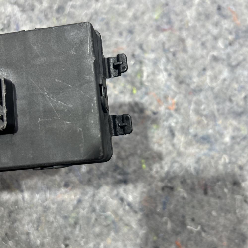 2019 Volkswagen Atlas Liftgate Back Door Control Module Unit OEM 8W8959107E – photo 4