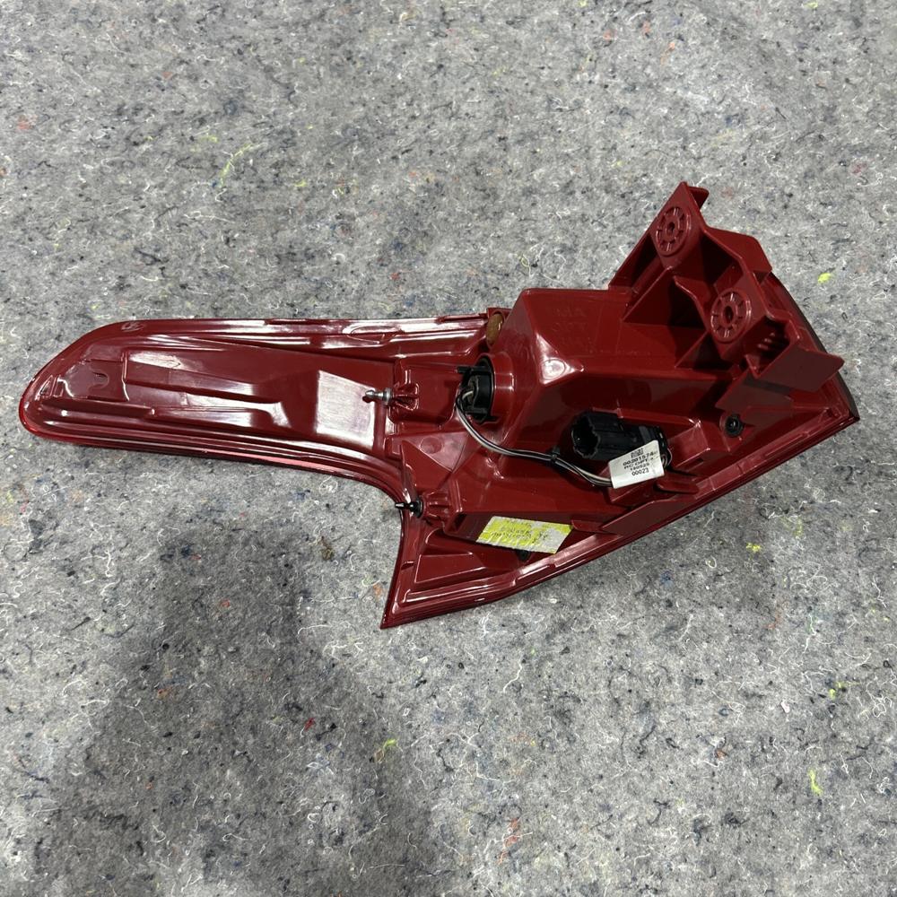 2019 2020 Hyundai Santa Fe Right Passenger Side Taillight OEM – photo 3