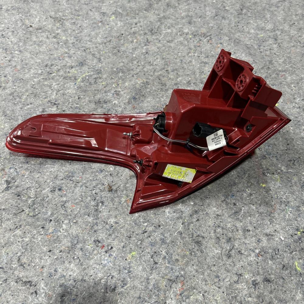 2019 2020 Hyundai Santa Fe Right Passenger Side Taillight OEM – photo 4