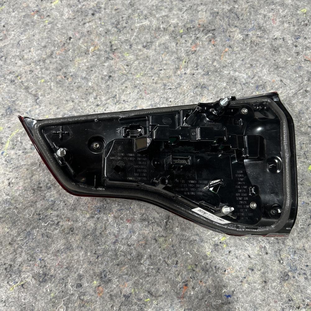 OEM 2019 2020 2021 BMW X3 LED Tail Light LED "high" Lift Gate Mounted LH New – photo 3