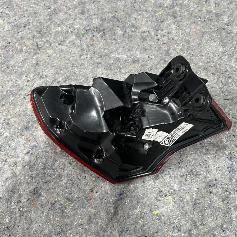 2019-2023 Audi Q3 F3 Right RH OEM Outer LED Tail Light Brake Lamp – photo 2