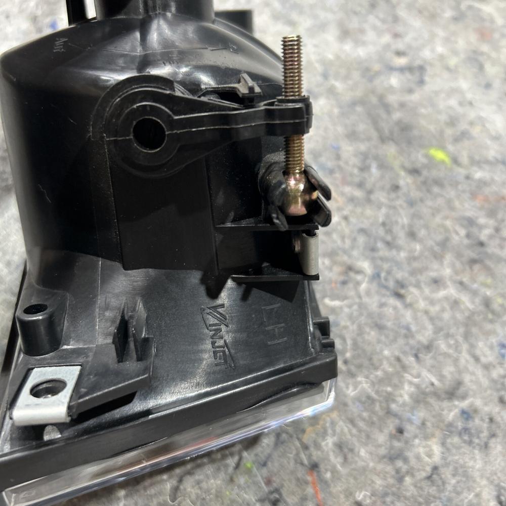 BMW LH Fog Driving Light Triangle OEM CFWJ0462C – photo 4