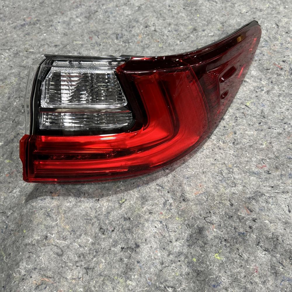 2016-2018 Lexus ES350 Tail Light Right Passenger Side Taillight OEM – photo 1