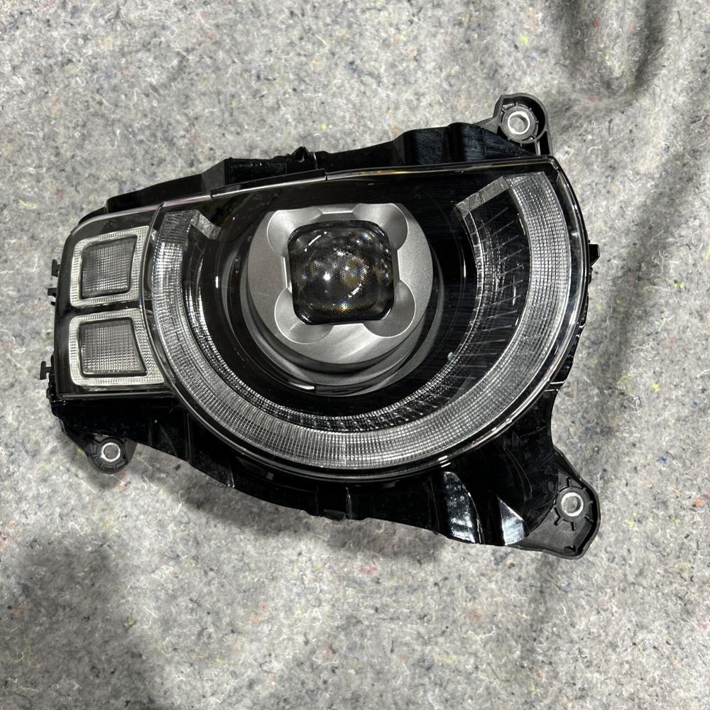 2020-2022 Land Rover Defender OEM LED Right Headlight L8B213W029 Fh – photo 1