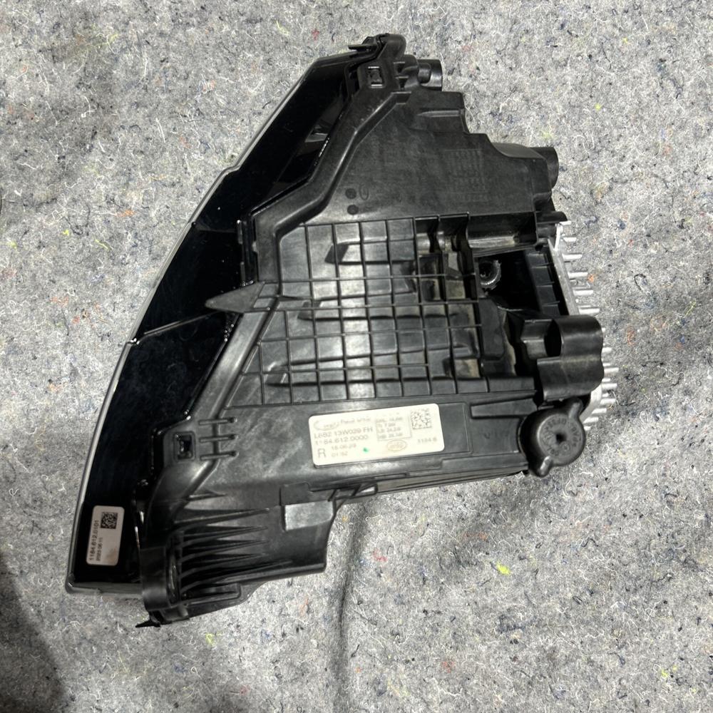 2020-2022 Land Rover Defender OEM LED Right Headlight L8B213W029 Fh – photo 4