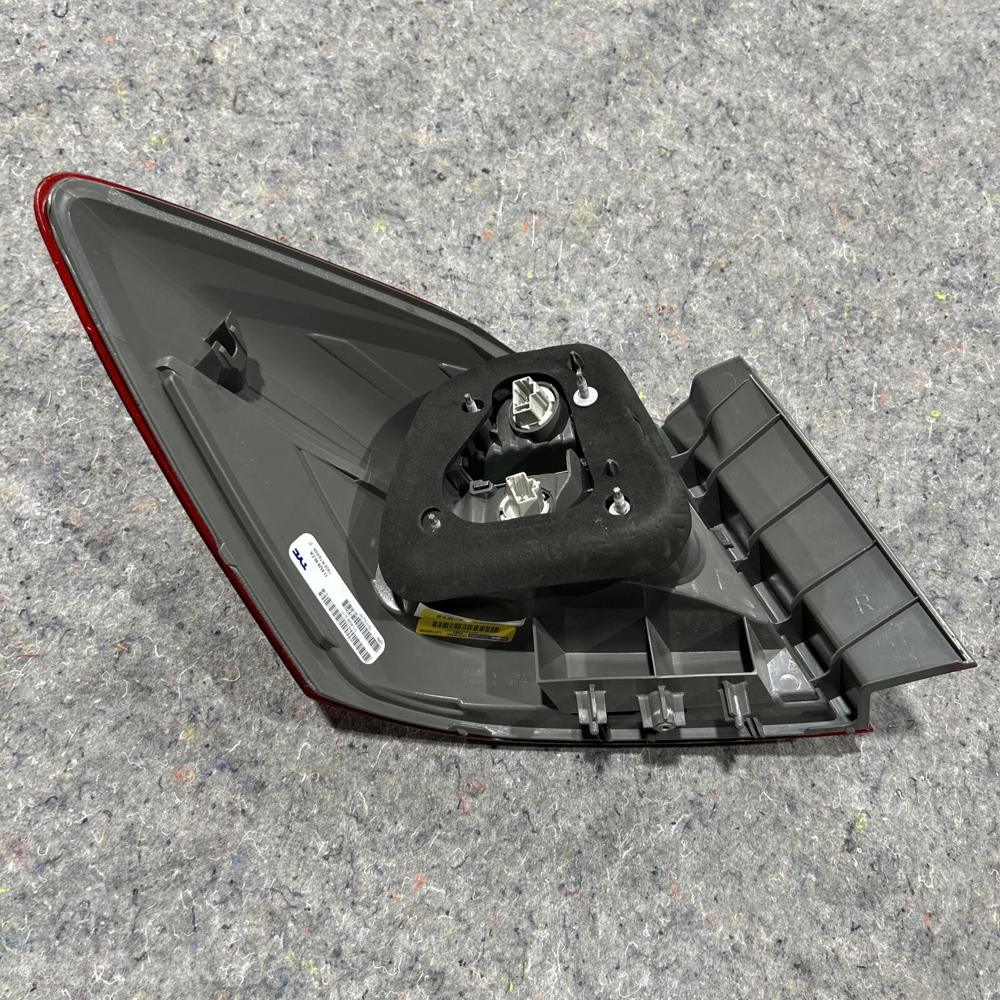 2013-2015 Honda Accord Right Side Outter Tail Light Assembly RH – photo 2