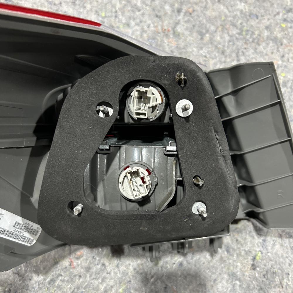 2013-2015 Honda Accord Right Side Outter Tail Light Assembly RH – photo 4