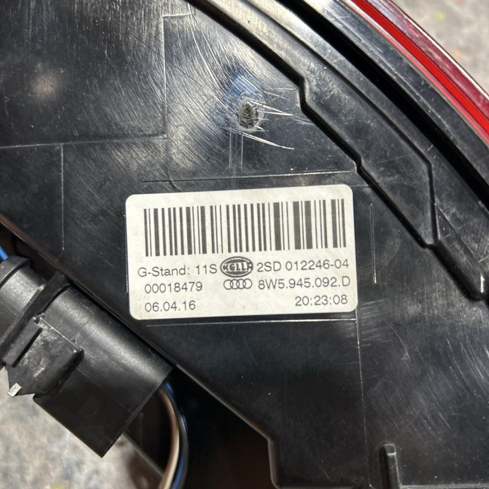 Audi A4 2018 2SD01224604 RH Taillight OEM – photo 4
