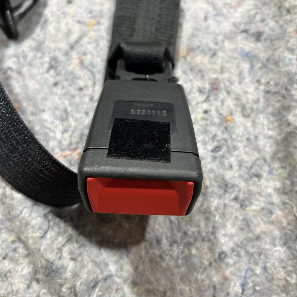Ford F250 F350 Seat Belt Seat Belt Black OEM – photo 3