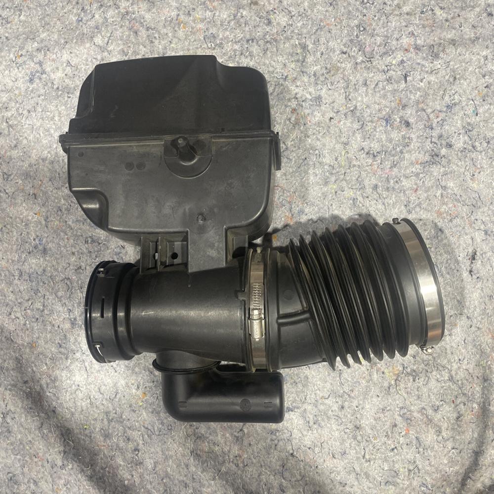 Air Tube/resonator From Ford F250 OEM LC349F805CF 6522293241787 – photo 1
