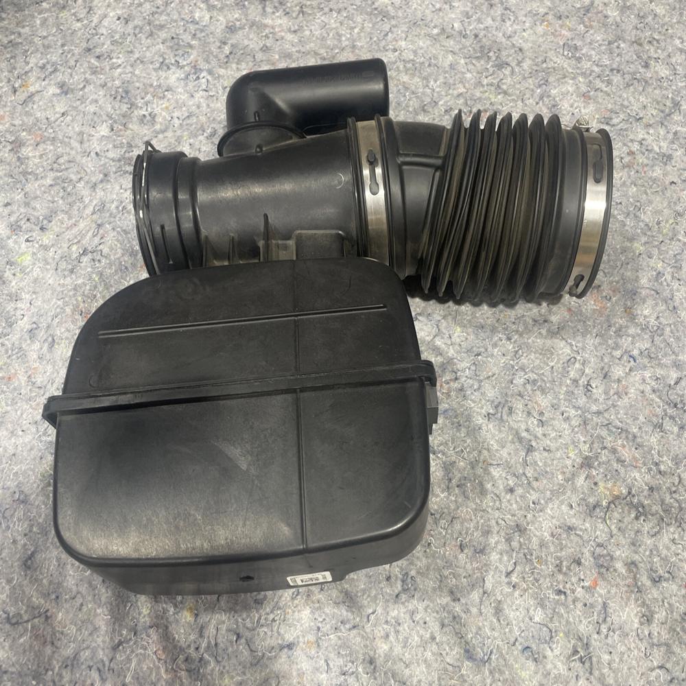 Air Tube/resonator From Ford F250 OEM LC349F805CF 6522293241787 – photo 4