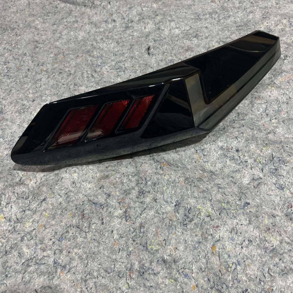 BMW Xm Rear Right Side Tail Light LED OEM 1278.002.0010 9879756-10 – photo 1