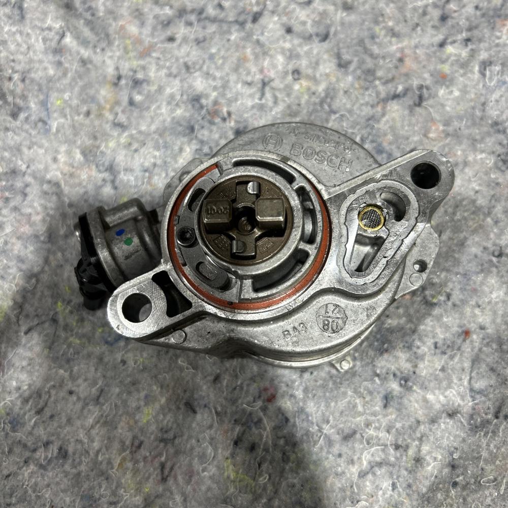 Maserati Quattroporte Vi M156 3.0D V6 Oil Pump PA66GF30 – photo 1