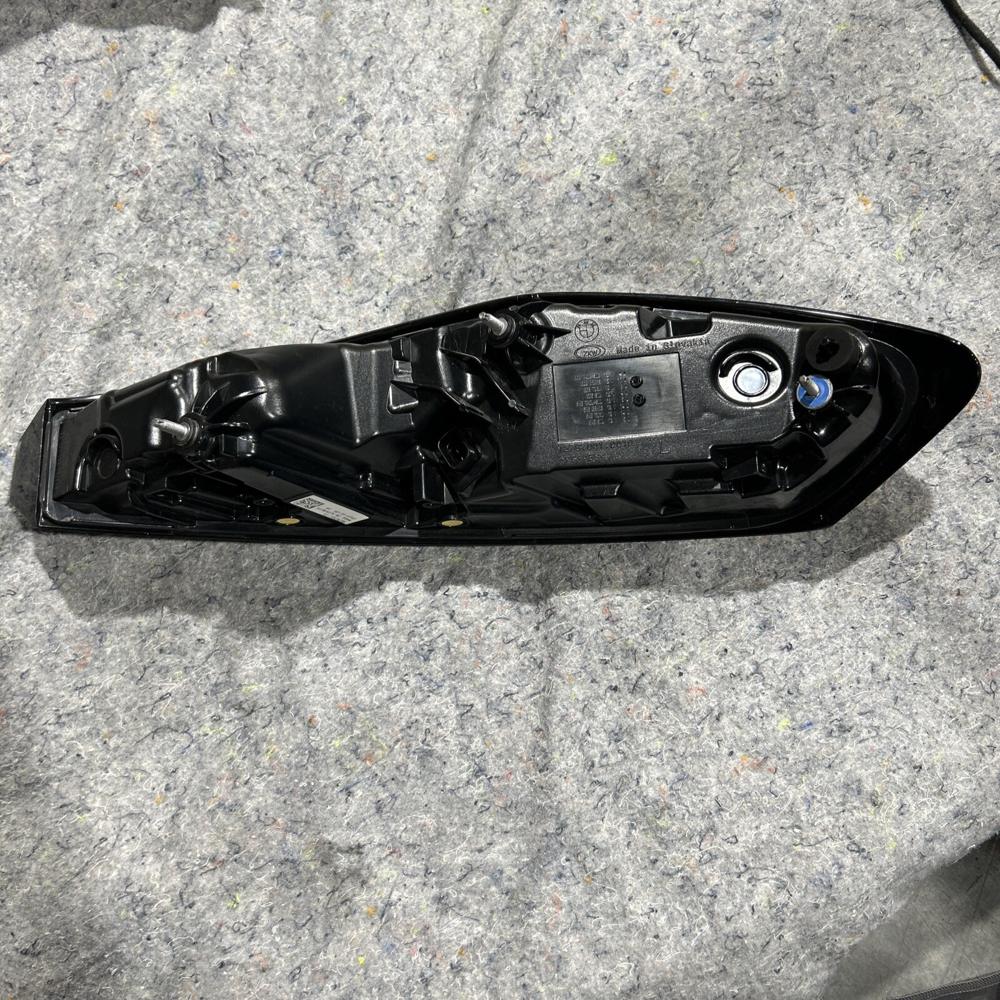 BMW Xm Rear Left Side Tail Light LED OEM 1278.002.0010 9879756-10 LH – photo 4