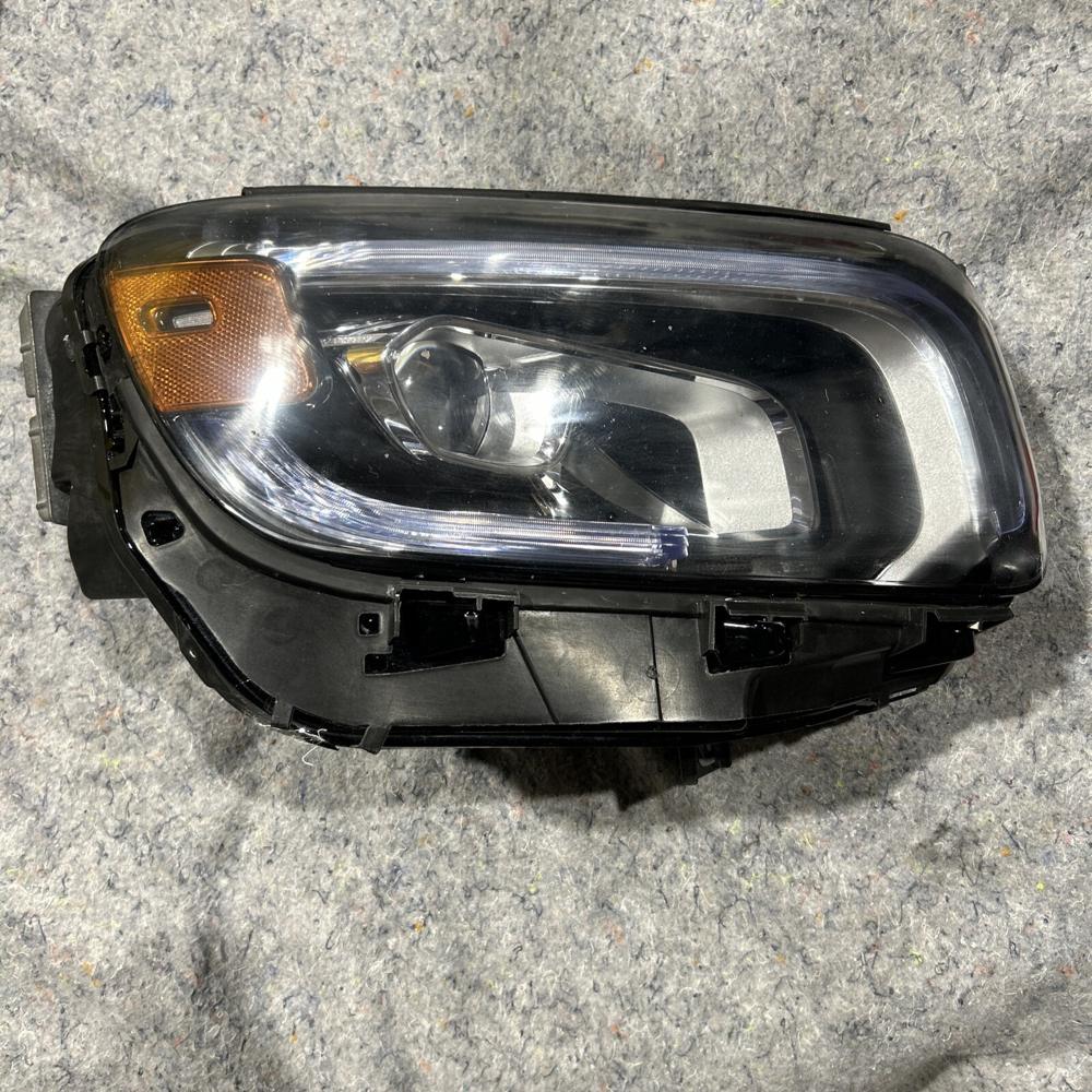 Mercedes Benz GLB250 Headlamp Headlight LED Static Right OEM – photo 1