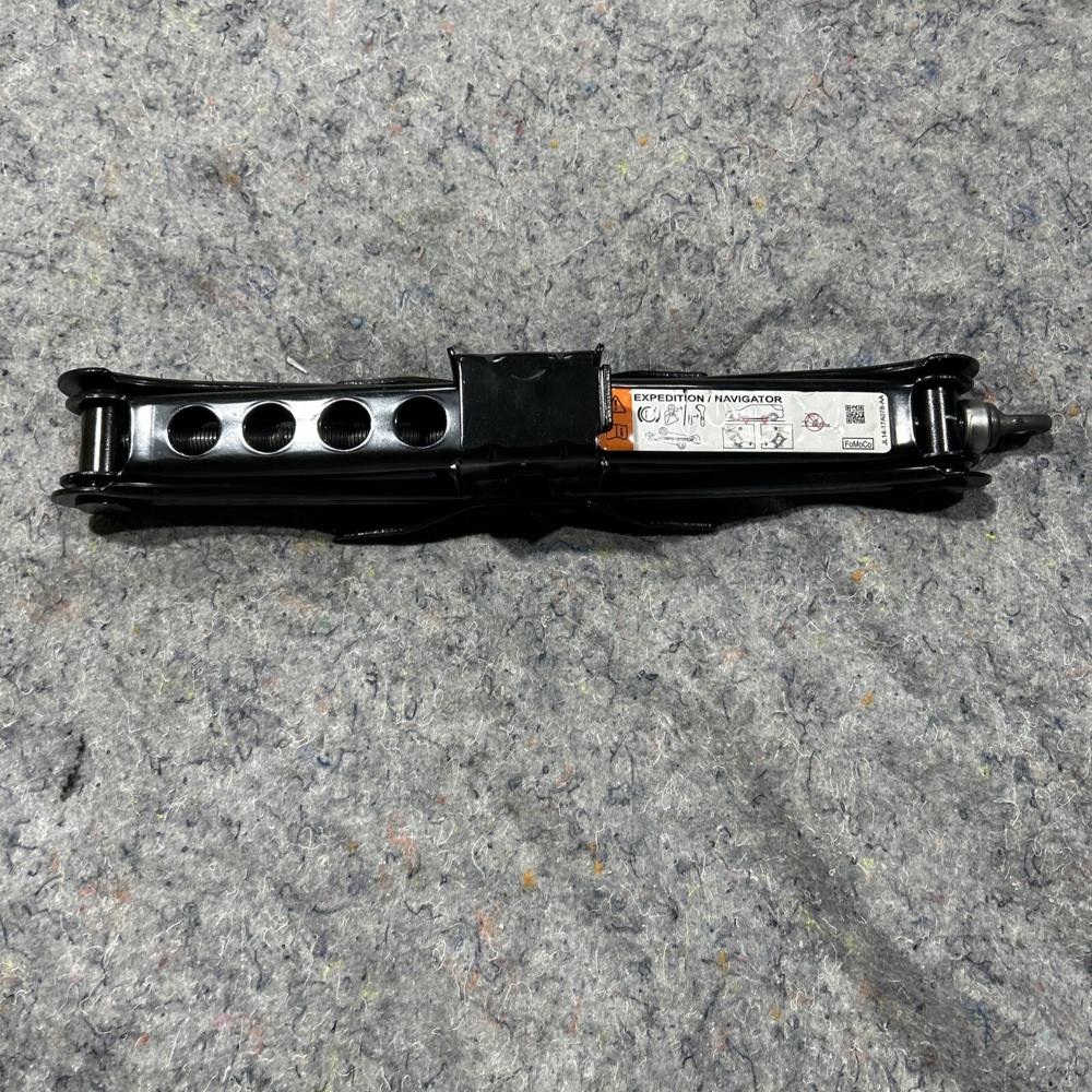 Expedition & Navigator Jack Kit OEM – photo 1