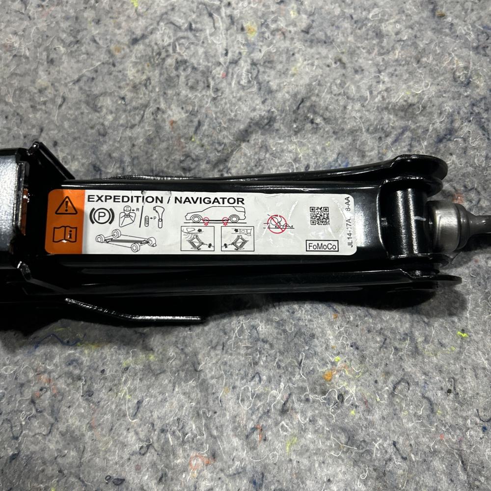 Expedition & Navigator Jack Kit OEM – photo 2