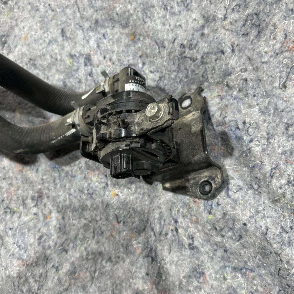 22 Toyota Tundra 4WD SR Water Pump Auxiliary Valve 064100-1301 – photo 4