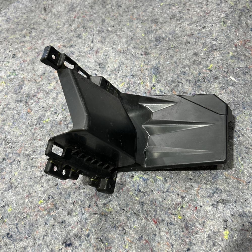Mazda Bumper Protector Guard OEM RH KF090 DDF4-50122 – photo 2