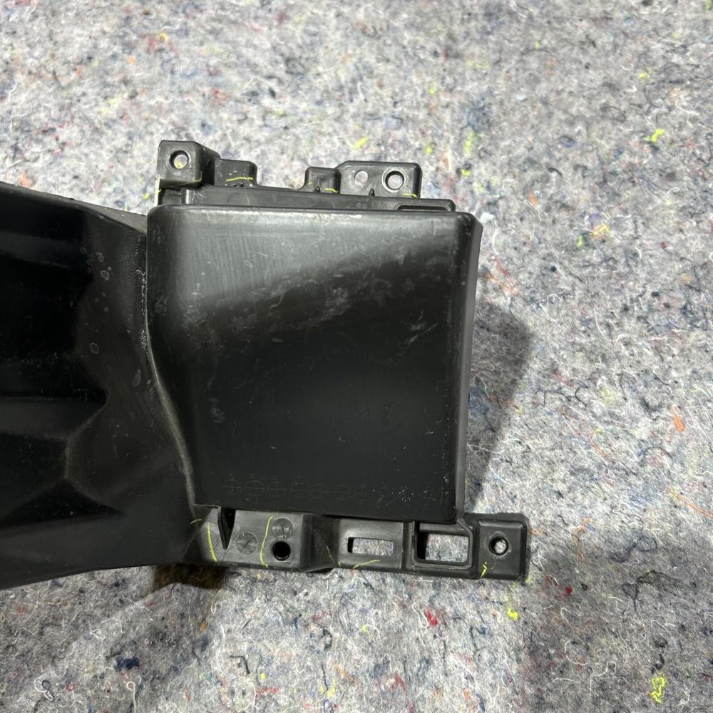 Mazda Bumper Protector Guard OEM RH KF090 DDF4-50122 – photo 3