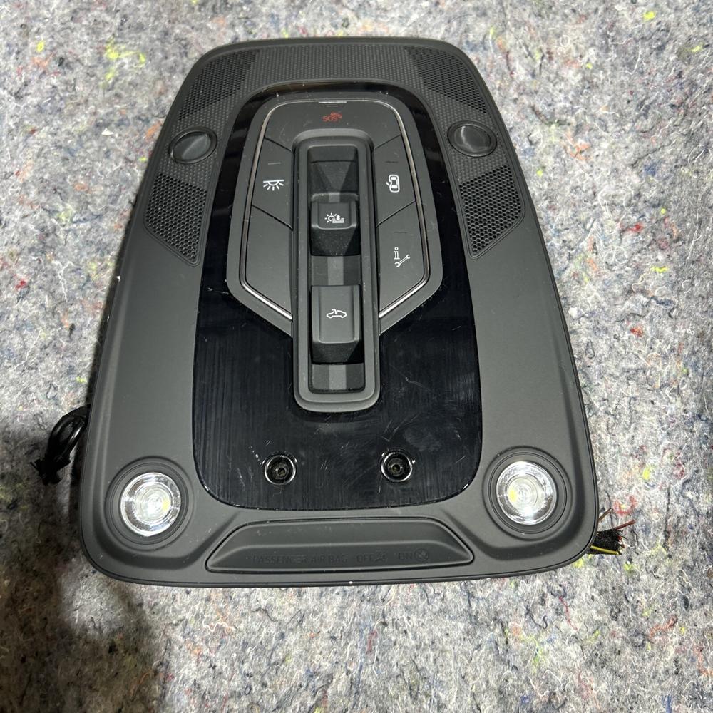 2020-2021 Audi RS5 Front Roof Overhead Dome Light Console 5Q0951177 – photo 1