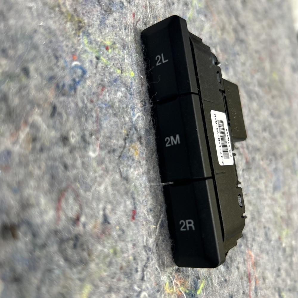 Ford Expedition Rear 2ND Row Seat Power Fold Folding Switch OEM 2018 - 2022 – photo 2