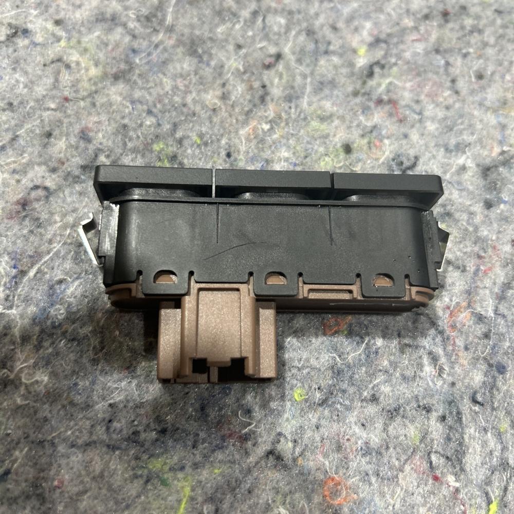 Lincoln Aviator Rear 3RD Row Seat Power Fold Folding Switch OEM 2020 - 2023 – photo 2