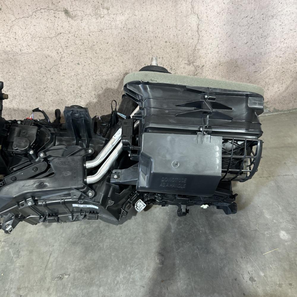 Ford Expedition Front HVAC AC Climate Heater Blower Housing Box OEM 2022-2024 – photo 4