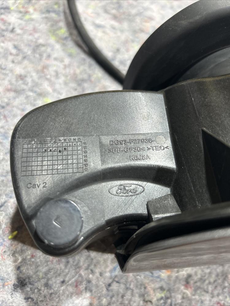 2013-2020 Ford Fusion Fuel Gas Tank Filler Door Housing DG93-F27936-EH OEM – photo 4