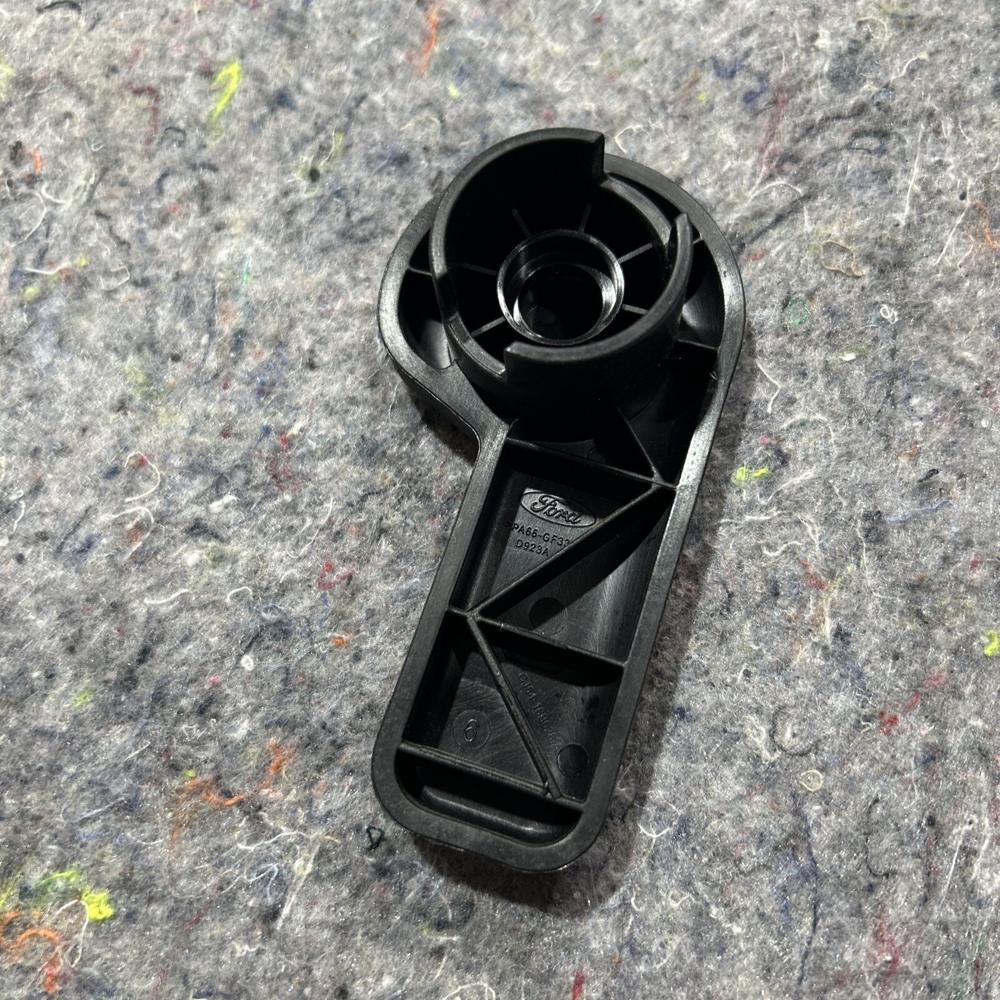 Ford Mustang GT350 Hood Latch Pull OEM – photo 4