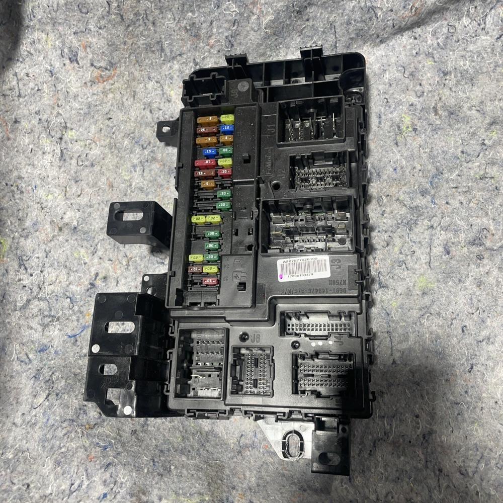 2020 Ford Mustang GT BCM Body Control Module Unit LR3T-15604-AAAG OEM – photo 1