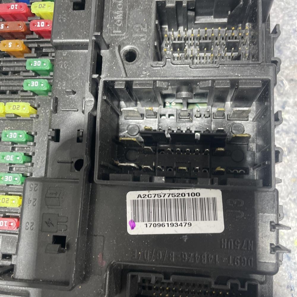 2020 Ford Mustang GT BCM Body Control Module Unit LR3T-15604-AAAG OEM – photo 2