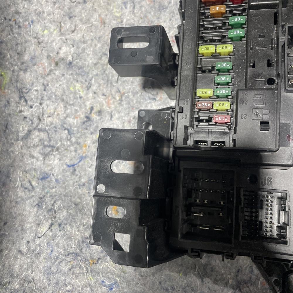 2020 Ford Mustang GT BCM Body Control Module Unit LR3T-15604-AAAG OEM – photo 3