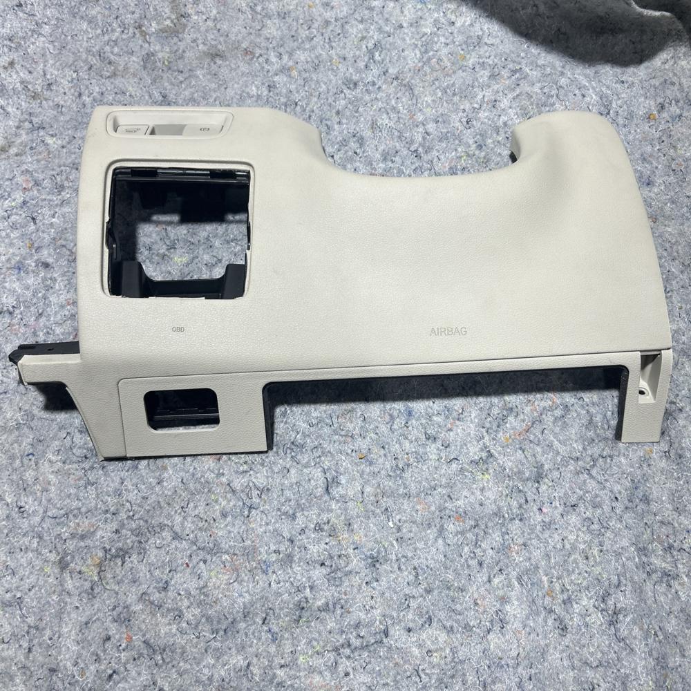 2024 Genesis GV80 OEM Dashboard Lower Trim Knee Bolster w/ Liftgate Brake Switch – photo 1