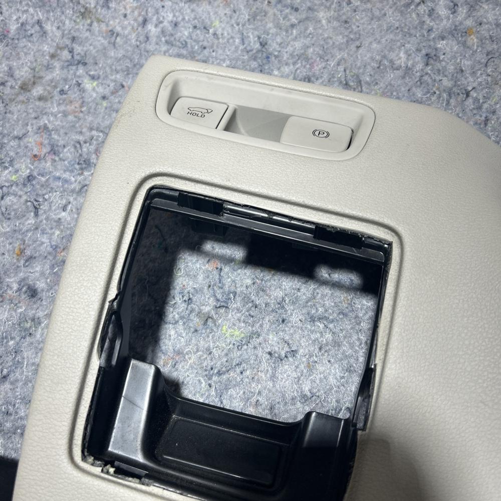 2024 Genesis GV80 OEM Dashboard Lower Trim Knee Bolster w/ Liftgate Brake Switch – photo 3