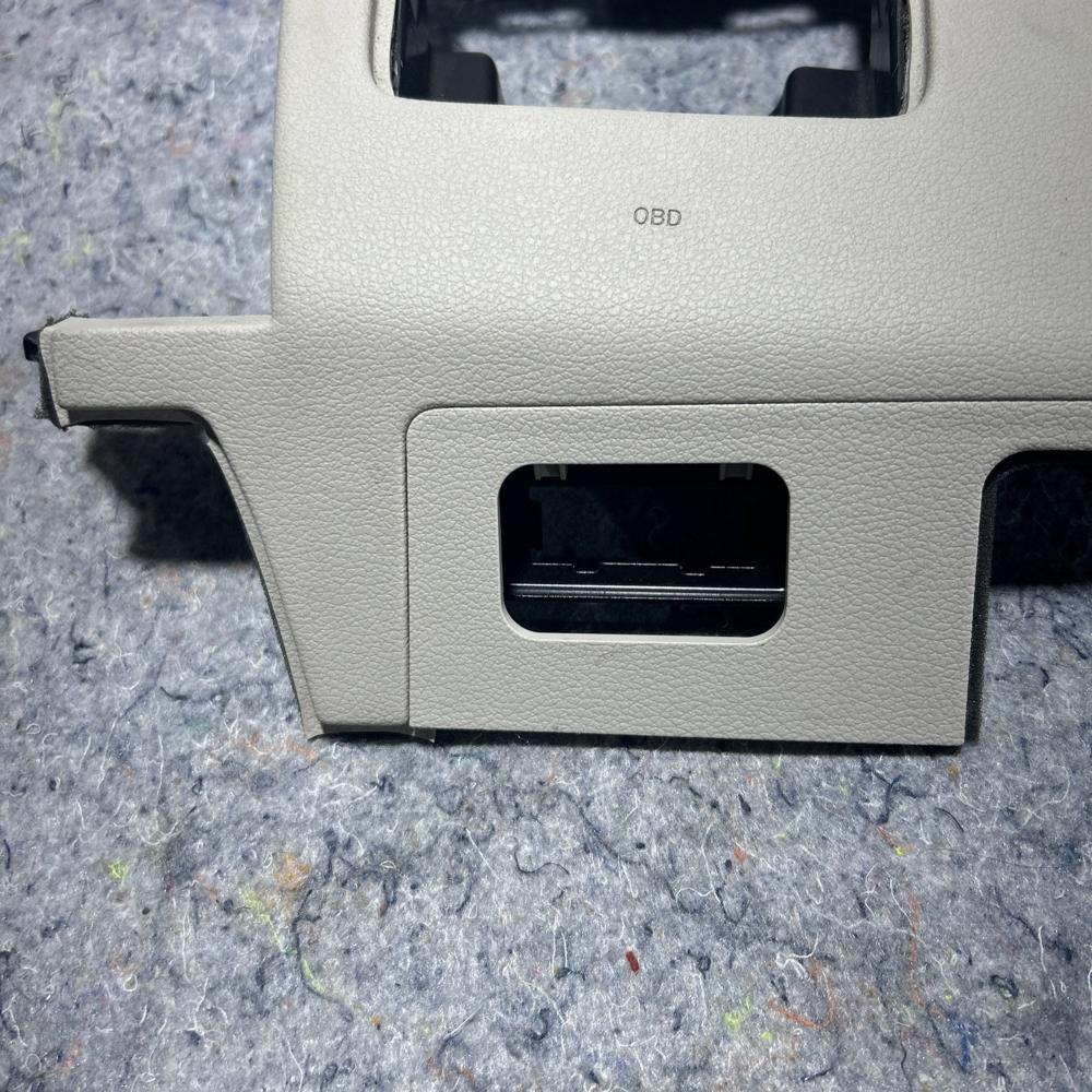 2024 Genesis GV80 OEM Dashboard Lower Trim Knee Bolster w/ Liftgate Brake Switch – photo 4