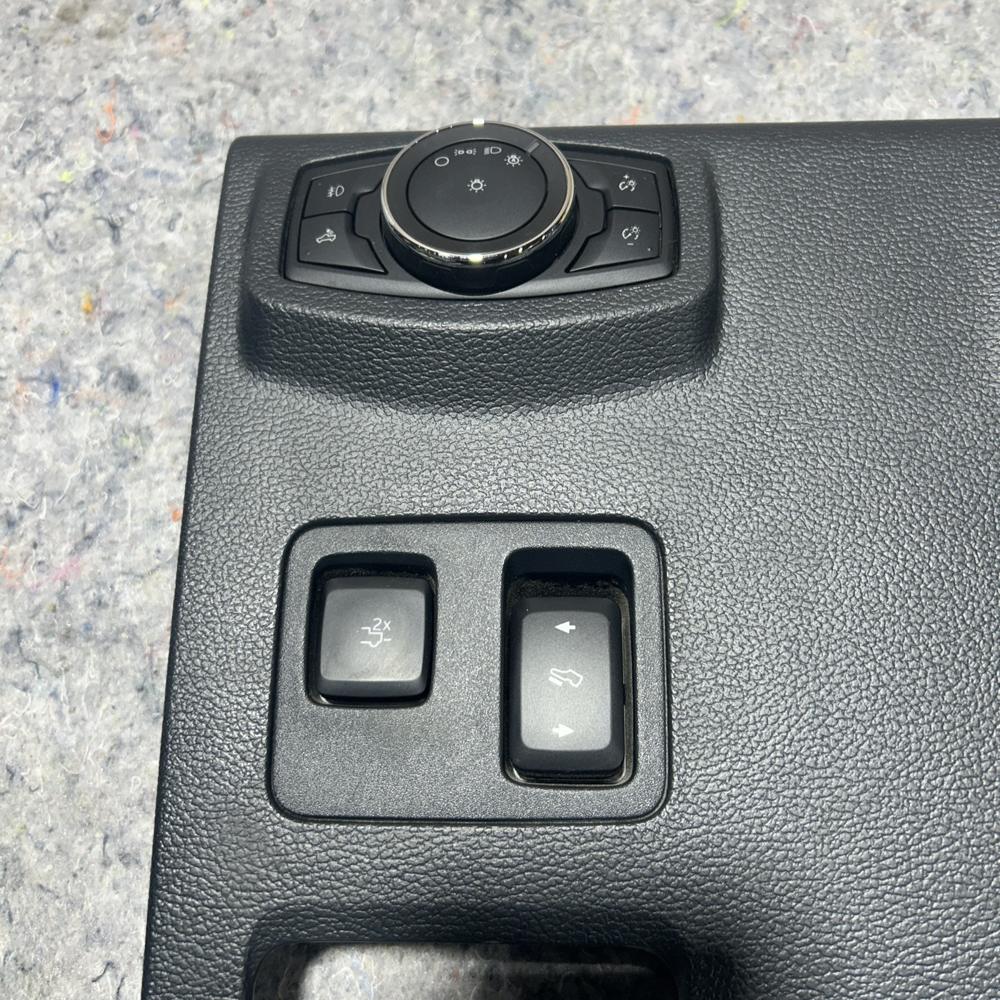 2020 - 2022 Ford F250 OEM Front Left Dash Headlight Tailgate HC3B25044F08 – photo 3