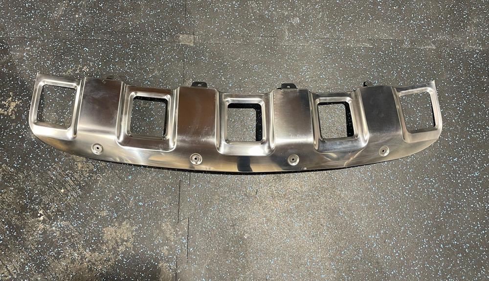 Mercedes-benz Front Bumper Bottom Center Cover A1648850022 Original New OEM – photo 1