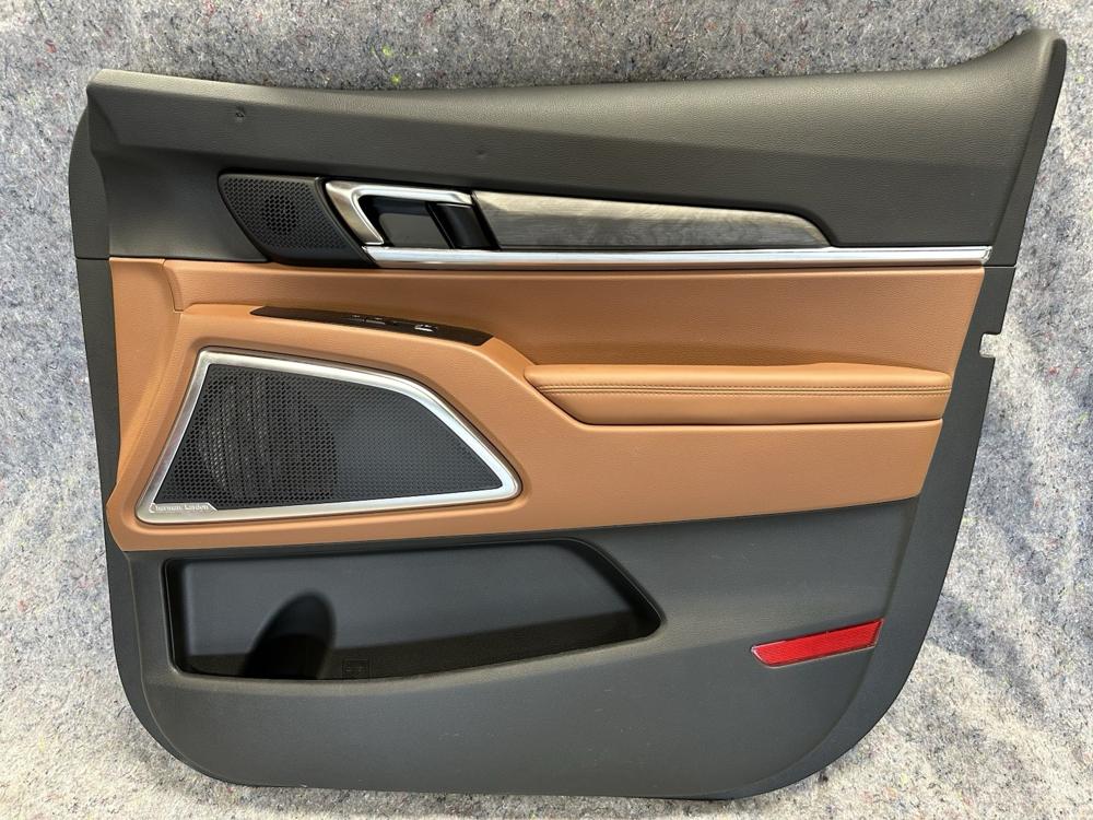 2024 Kia Telluride RH Front Right Passanger Side Door Trim Panel Terracotta OEM – photo 1
