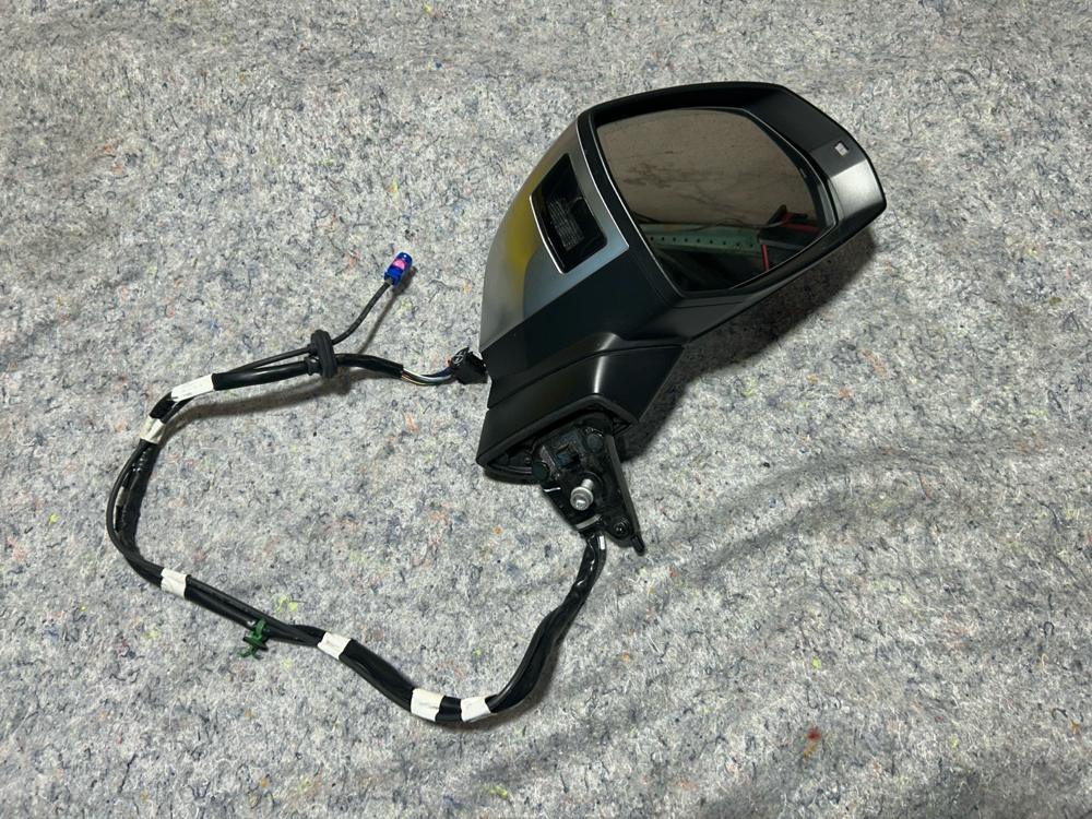 2017-2019 Audi Q7 Right Passenger Side Door Mirror & Camera OEM – photo 1